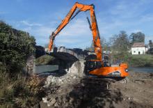 Excavatrice sur chenilles Develon DX245DM-7