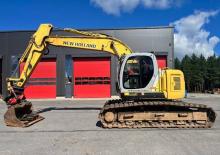 Excavatrice sur chenilles New Holland E200SR