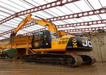 Excavatrice sur chenilles JCB JS 180 LC