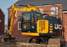 Excavatrice sur chenilles JCB JZ140