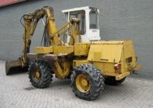 Excavatrice sur pneus Mecalac 11 CX