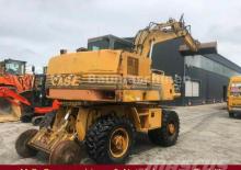 Excavatrice sur pneus Case Poclain 788 P