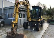 Excavatrice sur pneus Kramer 806