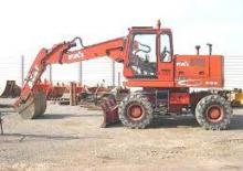 Excavatrice sur pneus FAI 900