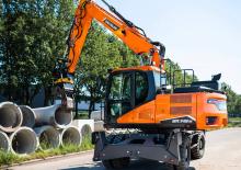 Excavatrice sur pneus Develon DX140W-7 