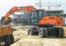 Excavatrice sur pneus Doosan DX160W