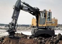 Excavatrice sur pneus Volvo EW200