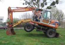 Excavatrice sur pneus Fiat-Hitachi FH 130 W.3
