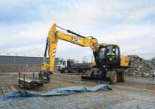 Excavatrice sur pneus JCB JS175W