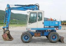 Excavatrice sur pneus Fuchs MHB 230