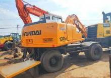 Excavatrice sur pneus Hyundai R 130 W