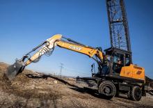 Excavatrice sur pneus Case WX140E