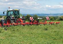 Faneuses rotatives Fella TH 901 Trans