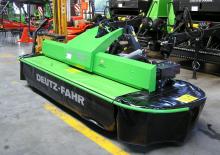 Faucheuse à disque traîné avec conditionneur DEUTZ-FAHR DiscMaster 932 T