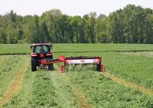 Faucheuse à disque traîné avec conditionneur Kuhn FC 4061 TCR