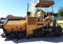Finisseur d'asphalte sur roues Caterpillar AP600