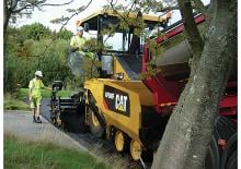 Finisseur d'asphalte sur roues Caterpillar AP600F