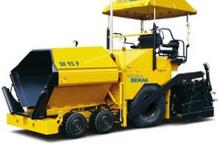 Finisseur d'asphalte sur roues Demag DF 90 P