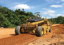 Recycleur route froid Caterpillar RM300