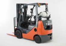 Chariots élevateurs frontaux à gaz Toyota 8 FGCU 30