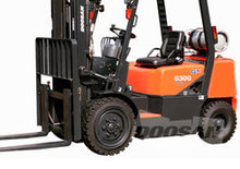 Chariots élevateurs frontaux à gaz Doosan G30G