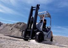 Chariots élevateurs frontaux à gaz Still RX 70-30 T