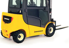 Chariots élevateurs frontaux à gaz Jungheinrich TFG 320s