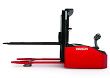 Gerbeurs à conducteur accompagnant Manitou ES 820 LI