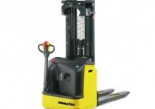 Gerbeurs à conducteur accompagnant Komatsu MWS20F-1R
