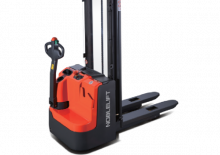 Gerbeurs à conducteur accompagnant Noblelift PS16L