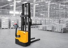 Gerbeurs à conducteur accompagnant TCM STW12T	