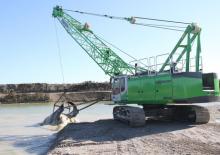 Grues à chenilles - flèche treillis Sennebogen 655 HD