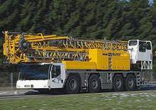 Grue à tour - tourneur inférieur - sur véhicule Liebherr MK 88