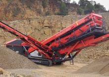 Installation de criblage mobile Sandvik QA441e