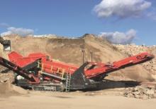 Installation de criblage mobile Sandvik QE342e