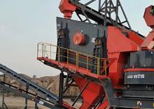 Installation de criblage mobile Sandvik UV210 VSI