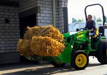Véhicules communaux multi-usages à diesel diesel John Deere 2027 R