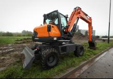 Excavatrice sur pneus Doosan DX57W