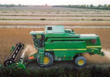 Moissonneuse-batteuses John Deere 2258