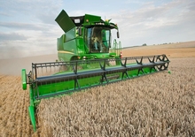 Moissonneuse-batteuses à barres de coupe John Deere 618R