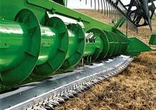 Moissonneuse-batteuses à barres de coupe John Deere 625F Hydra Flex