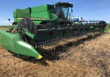 Moissonneuse-batteuses à barres de coupe John Deere 645FD 