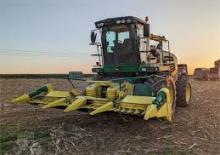 Moissonneuse-batteuses à barres de coupe maïs John Deere 445