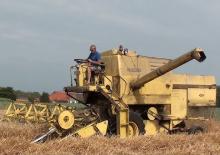 Moissonneuse-batteuses New Holland Clayson M 133