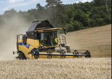 Moissonneuse-batteuses New Holland CX5.90 Laterale