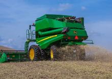 Moissonneuse-batteuses John Deere S440 