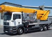 Nacelles télescopiques sur camion Multitel J 340 TA
