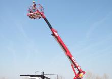 Nacelles télescopiques sur camion Elliott Equipment L60R HiReach 