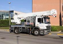 Nacelles télescopiques sur camion Multitel MJ 320