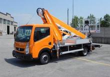 Nacelles télescopiques sur camion Multitel MT 182 EX